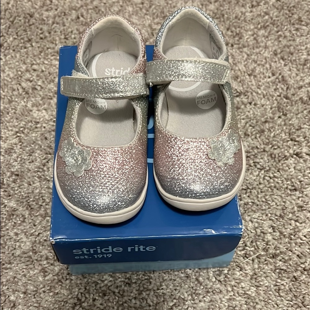 Stride Rite Glitter Mary Jane Kids Shoes - Silver and Pink size 6**BRAND NEW**